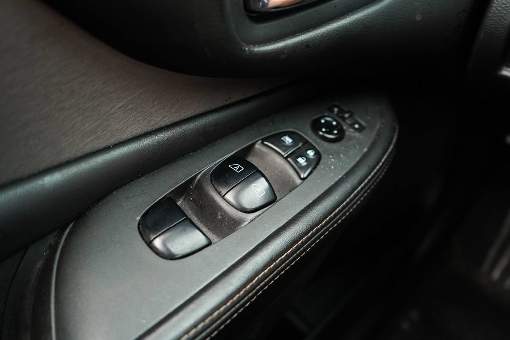 Used 2022 Nissan Murano SV FWD image 27