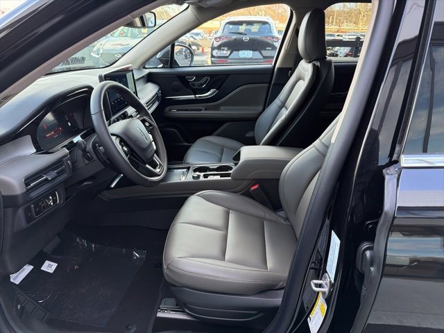 New 2026 Lincoln Corsair Premiere image 8