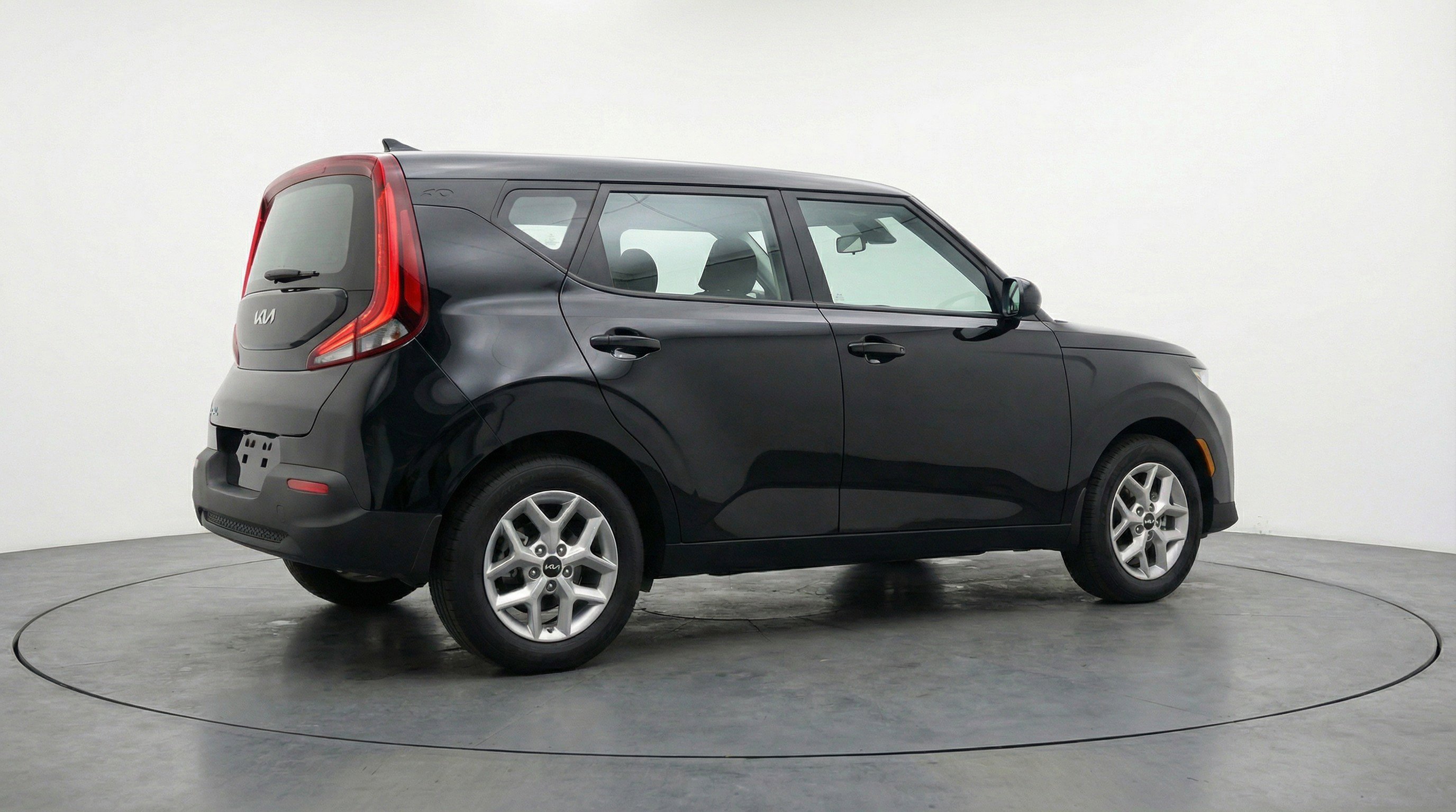 Used 2025 Kia Soul LX w/ LX Technology Package FWD image 9