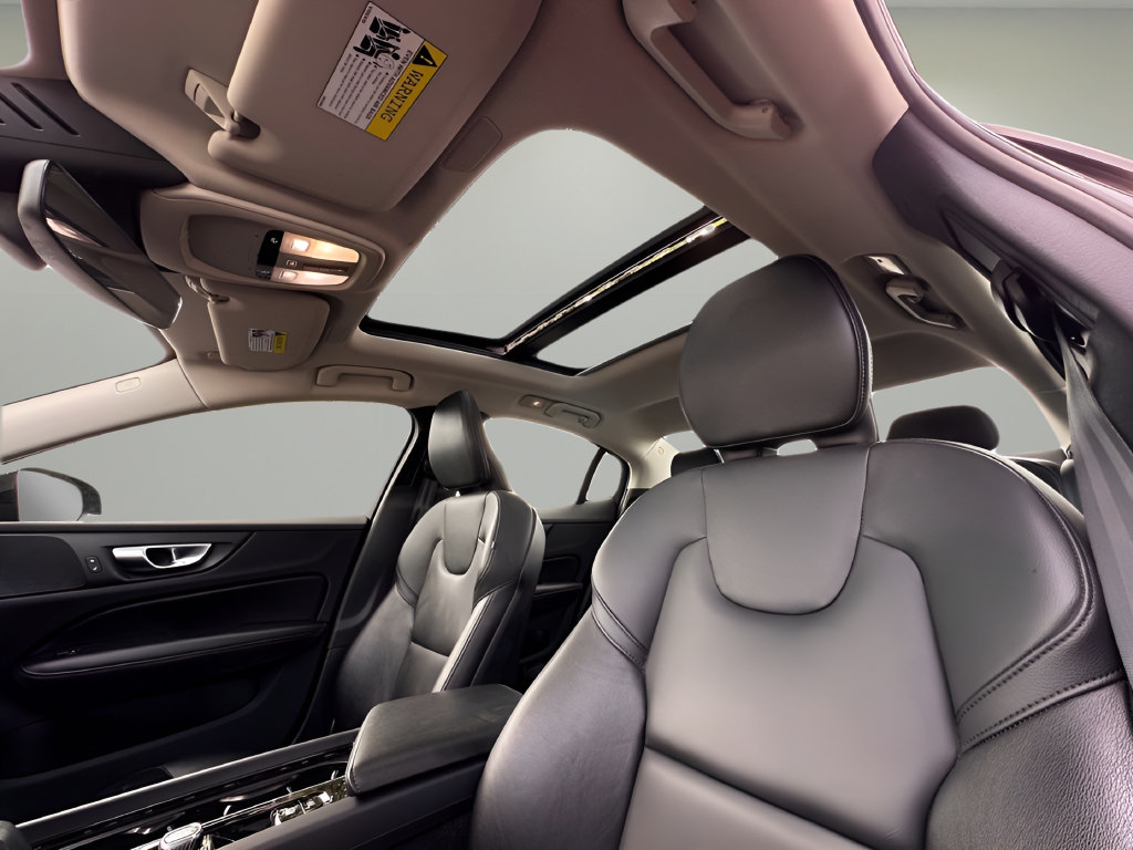 Used 2025 Volvo S60 B5 Core FWD image 17