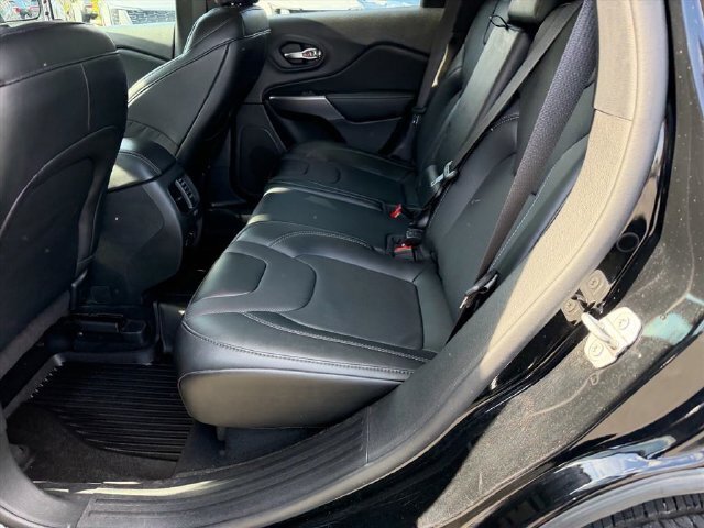 Used 2022 Jeep Cherokee Limited AWD/4WD image 10