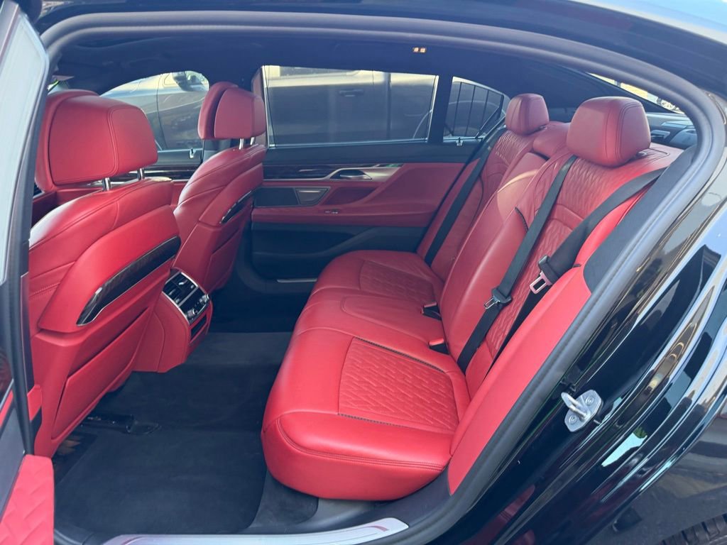 Used 2022 BMW 740i xDrive w/ M Sport Package image 28