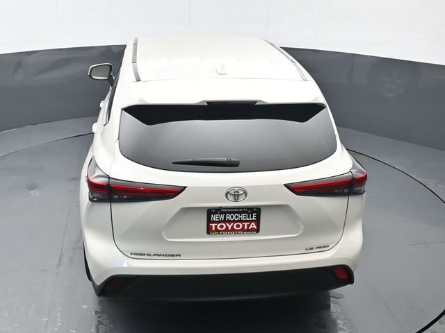 Used 2021 Toyota Highlander LE AWD/4WD image 39