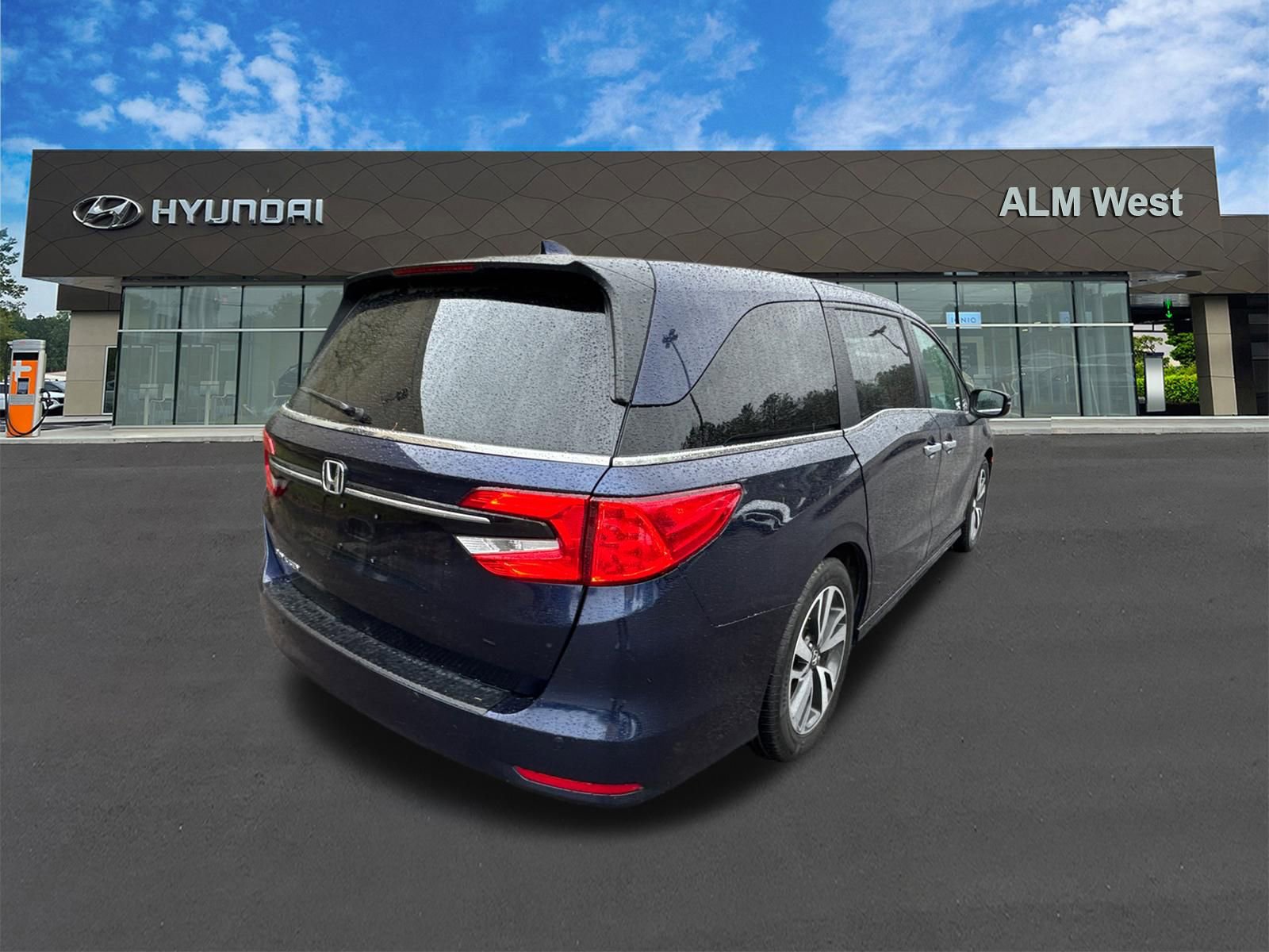Used 2023 Honda Odyssey Touring image 5