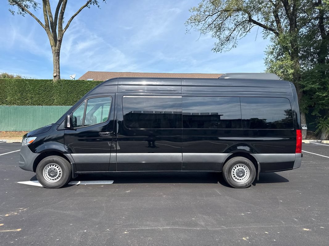 Used 2025 Mercedes-Benz Sprinter 2500 image 4