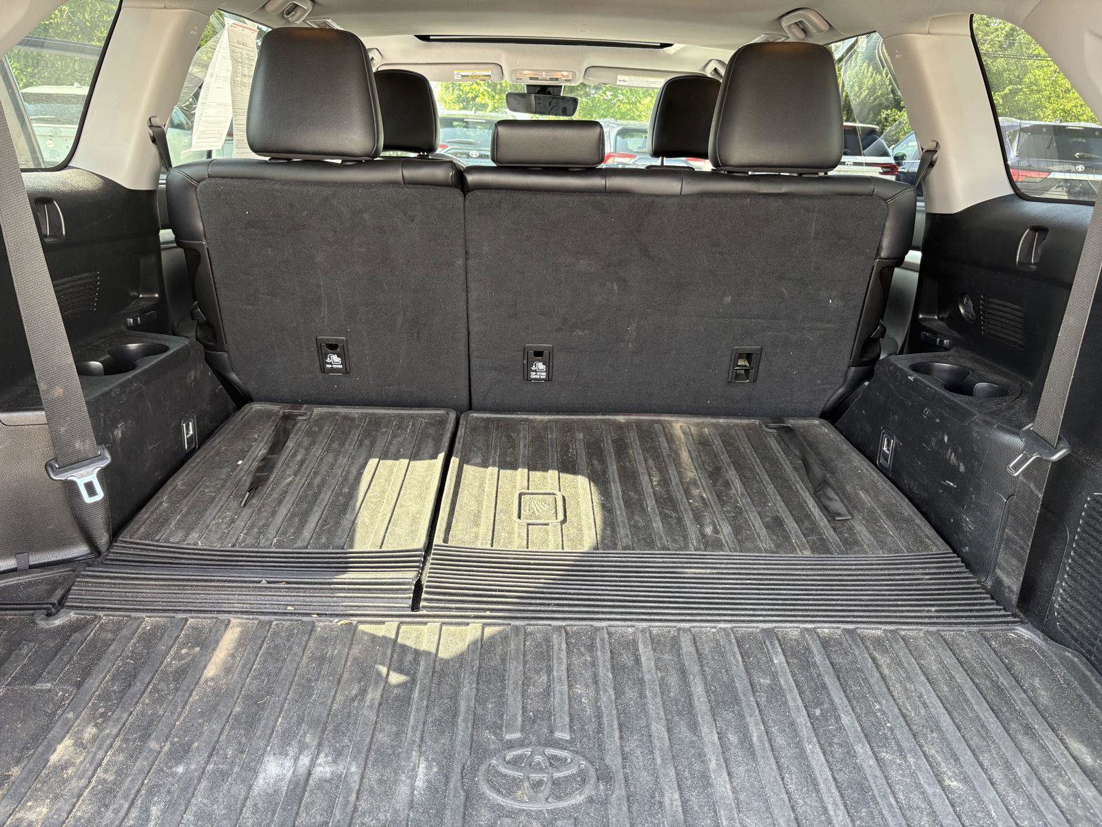 Used 2019 Toyota Highlander XLE image 26