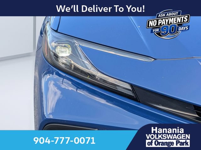 Used 2025 Toyota Camry SE w/ Convenience Package FWD image 9