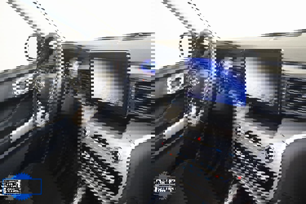 Used 2022 Ford Explorer XLT image 44