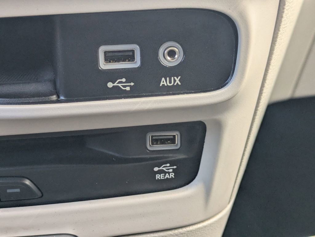 Used 2020 Chrysler Pacifica Touring-L Plus w/ Tire & Wheel Group image 26