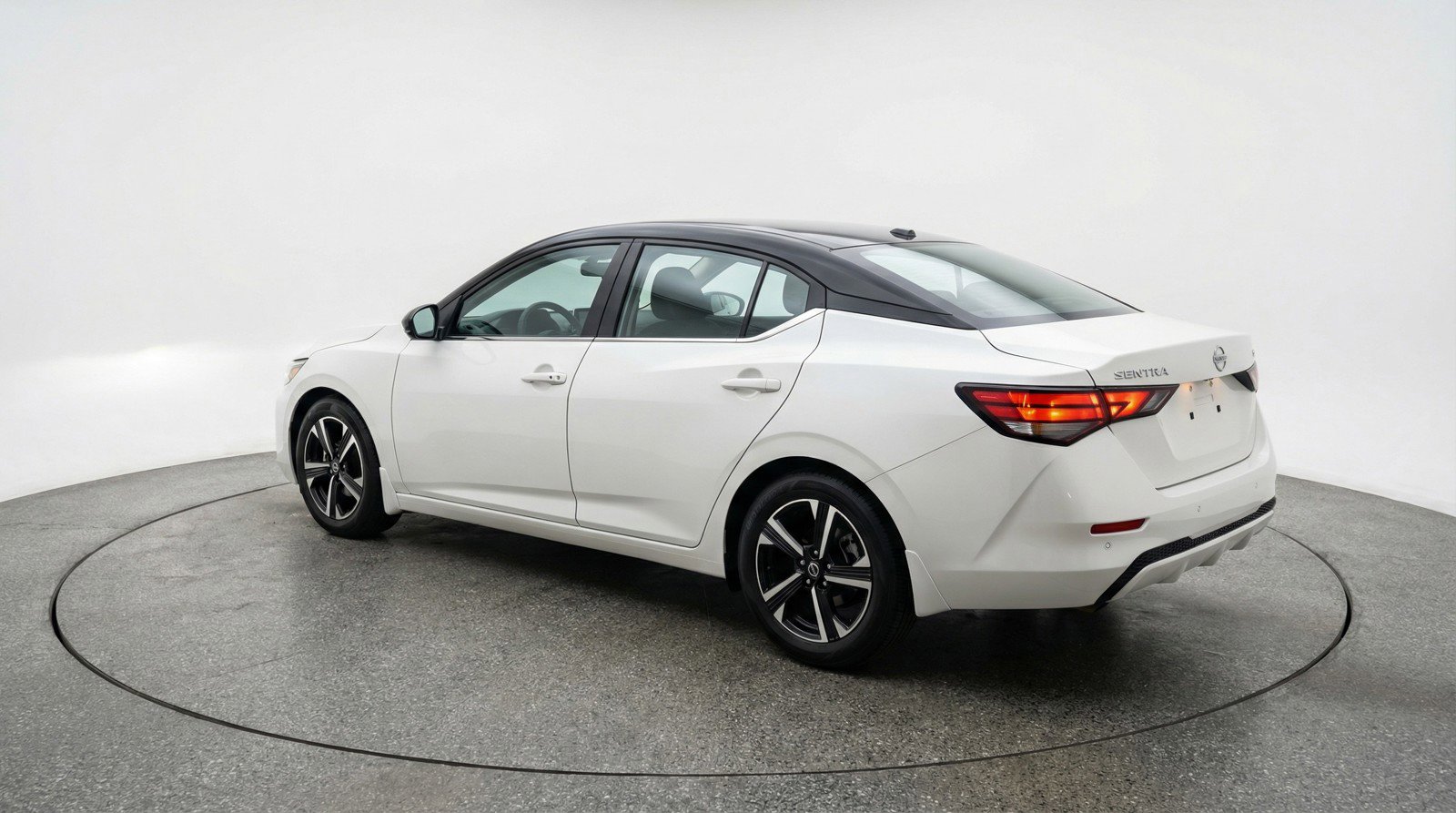 Used 2025 Nissan Sentra SV image 6