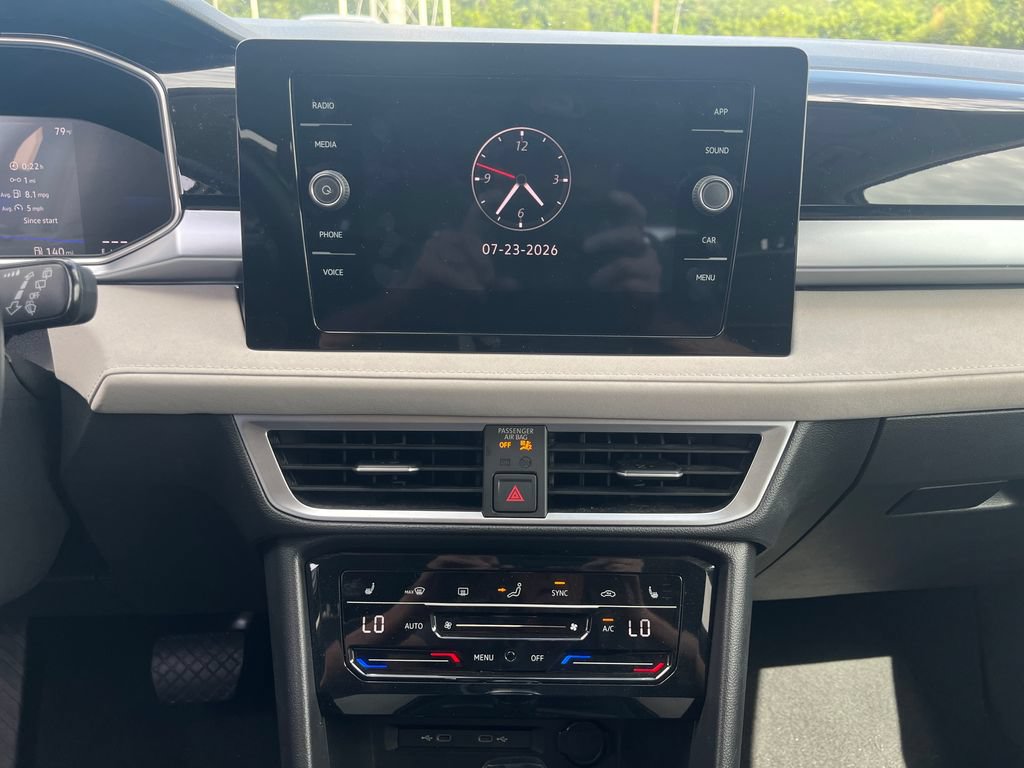 Used 2025 Volkswagen Taos SE FWD image 19