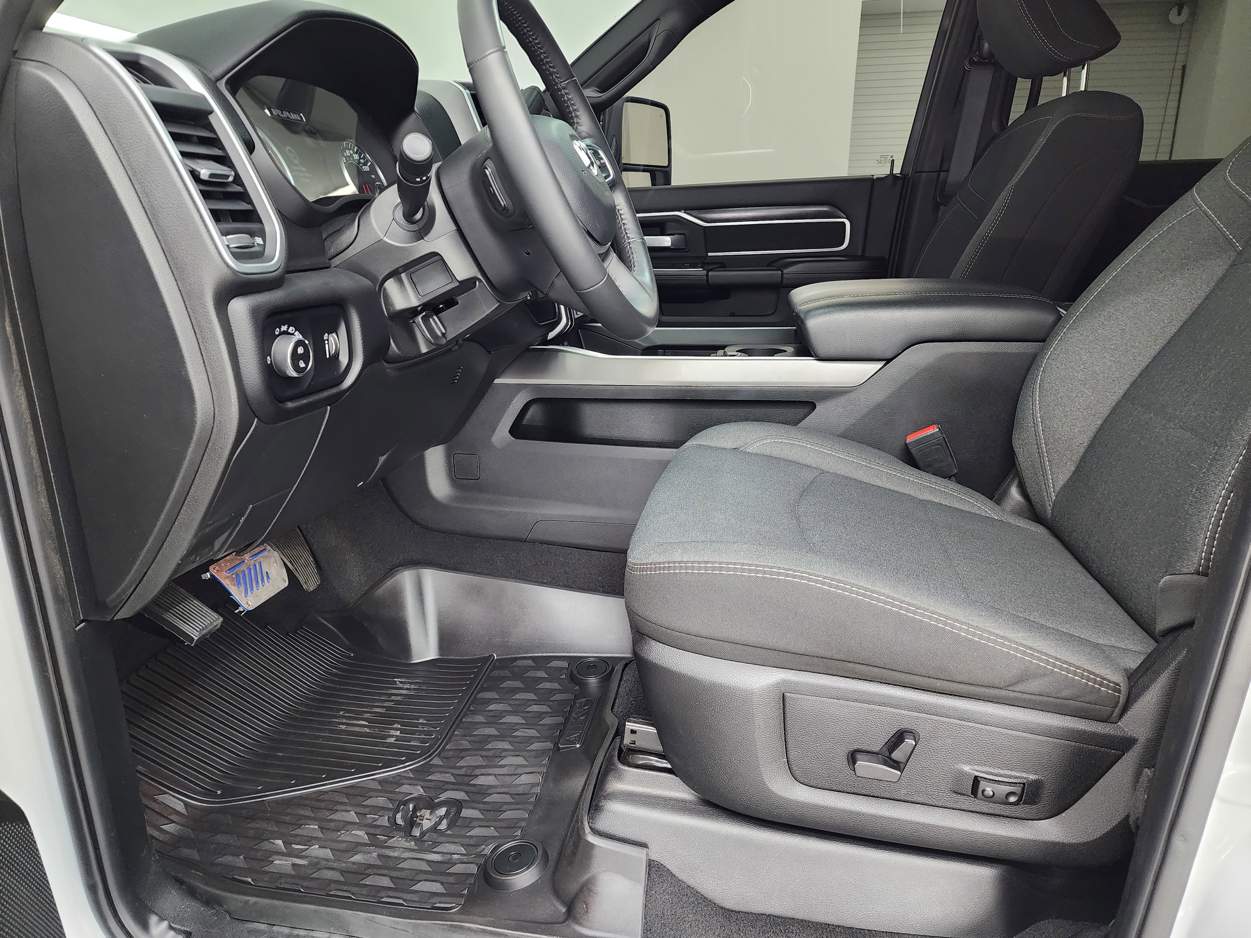 Used 2024 RAM 2500 Big Horn w/ Night Edition image 8