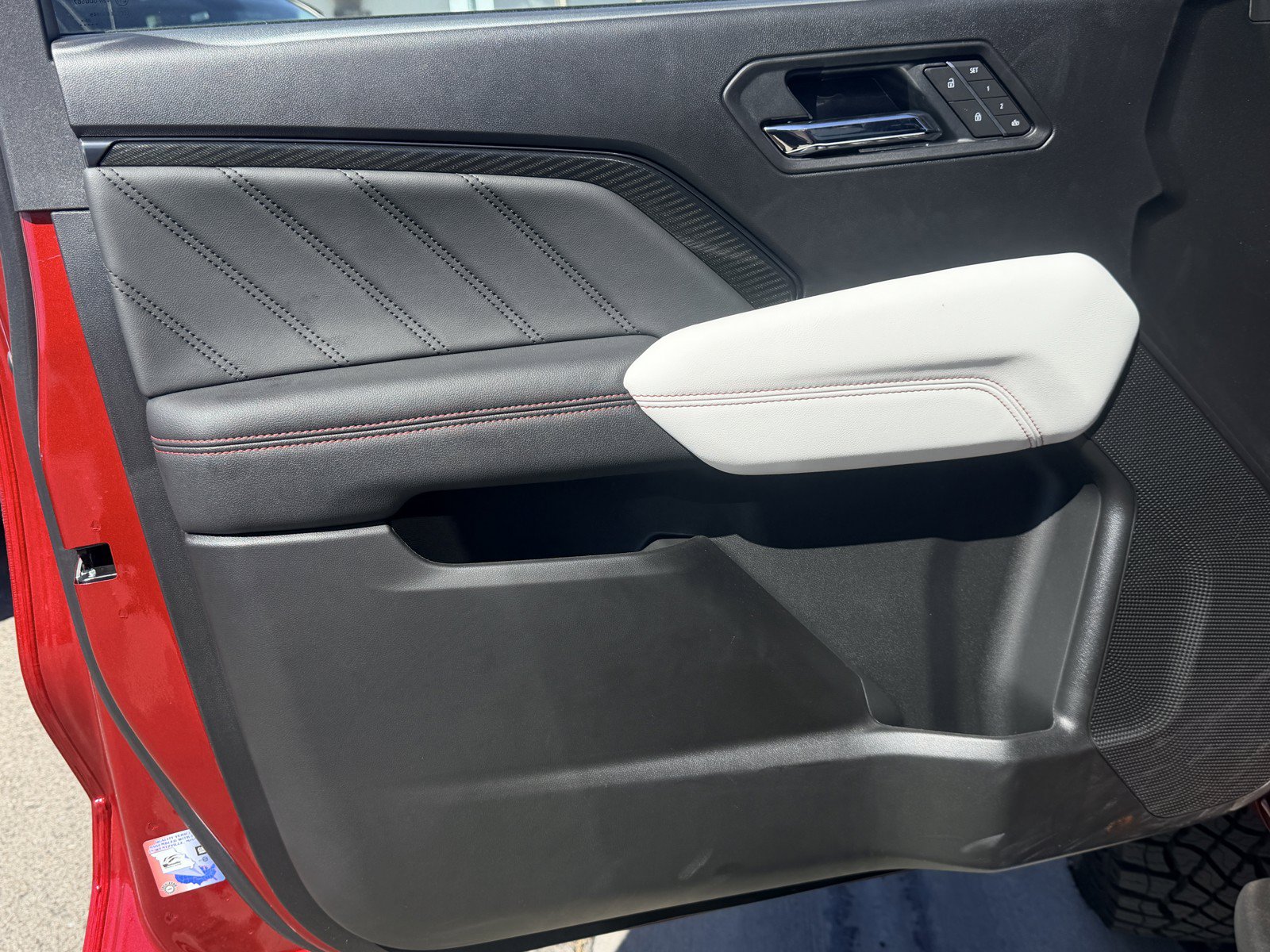 Used 2026 GMC Canyon AT4X AWD/4WD image 18