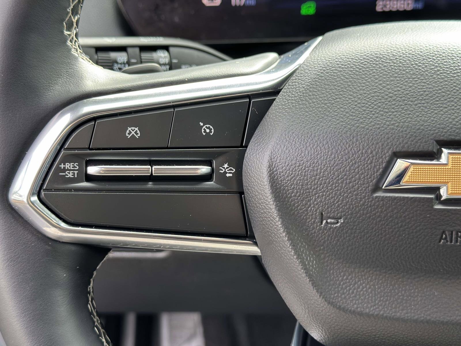 Used 2024 Chevrolet Equinox EV LT image 14