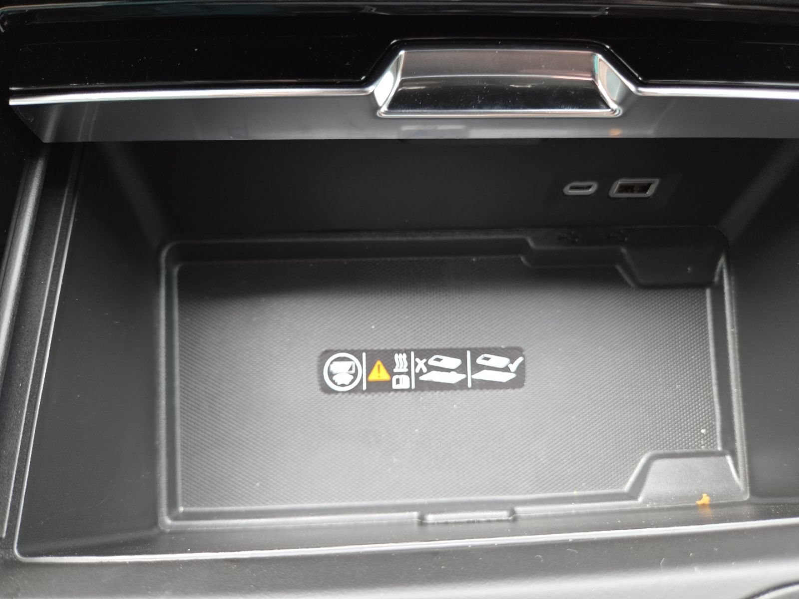 New 2026 GMC Yukon Denali Ultimate AWD/4WD image 8