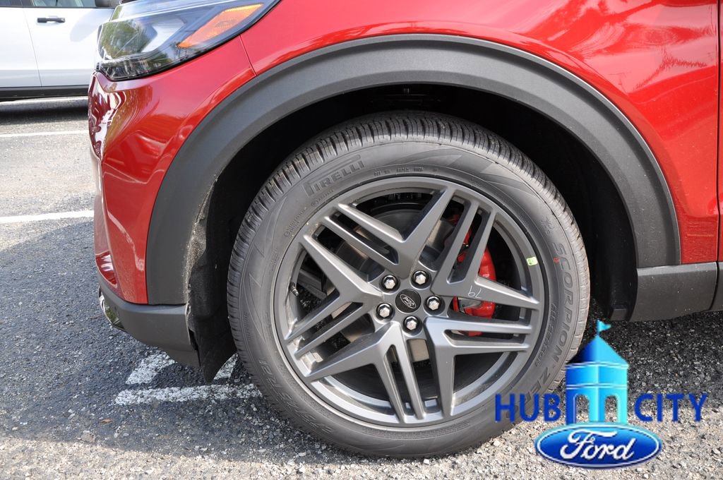 New 2026 Ford Explorer ST-Line RWD image 9