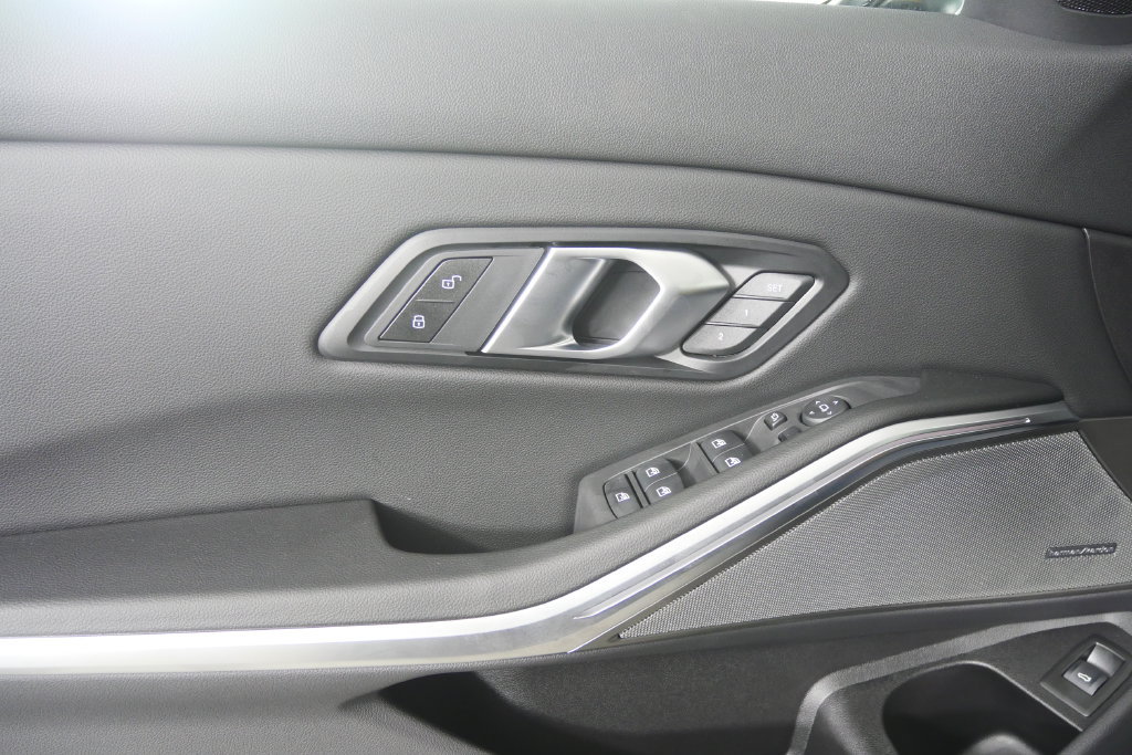 New 2026 BMW 330i Sedan w/ Premium Package RWD image 8