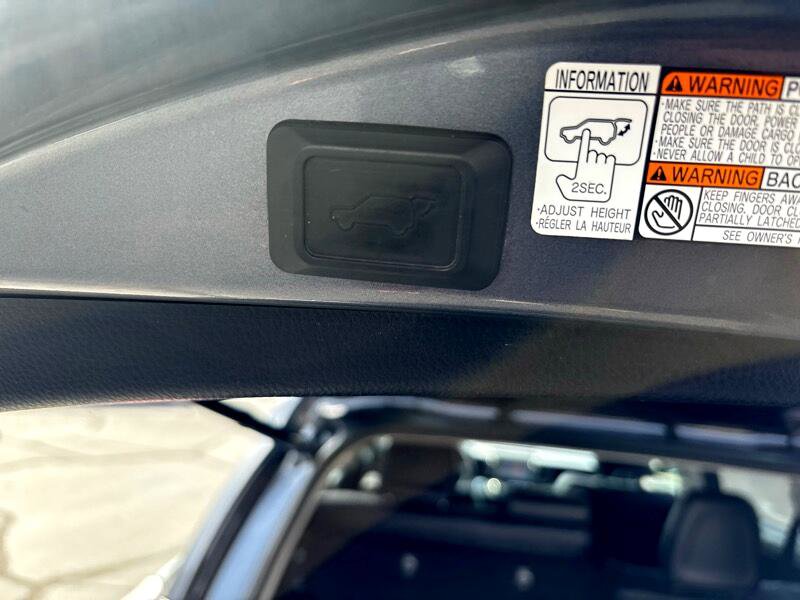 Used 2017 Toyota RAV4 Limited image 32