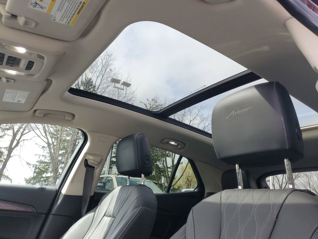 Used 2021 Buick Envision Avenir w/ Technology Package II image 7
