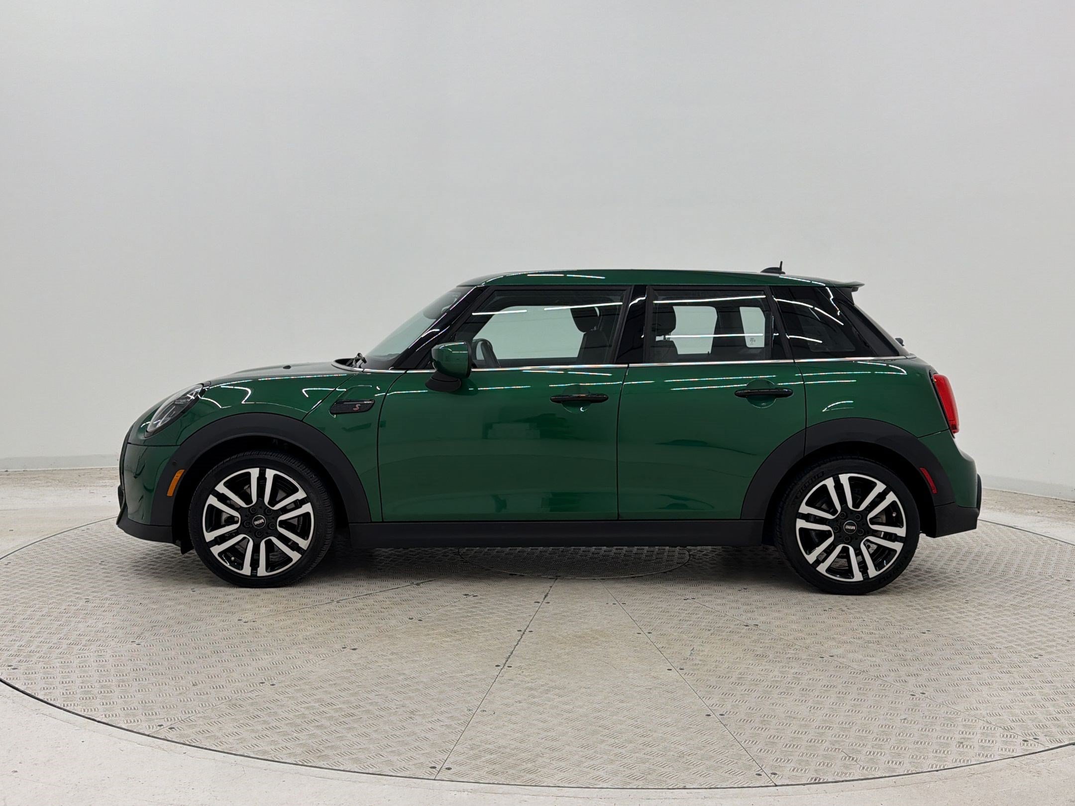 Used 2024 MINI Cooper S FWD image 2
