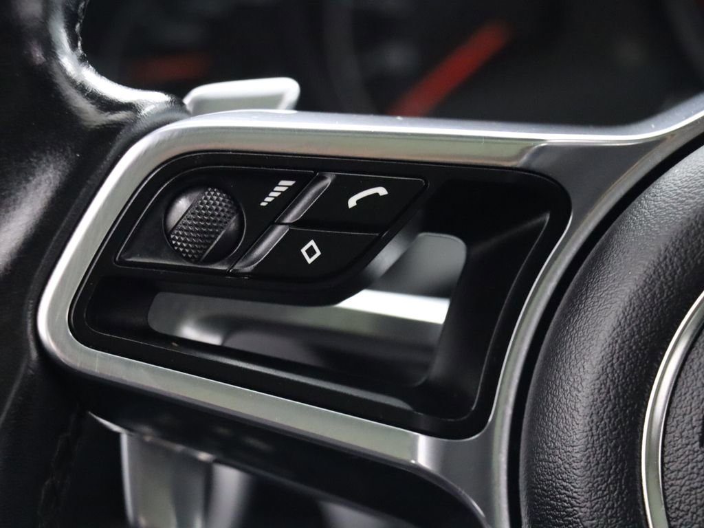 Used 2016 Porsche Cayenne image 19
