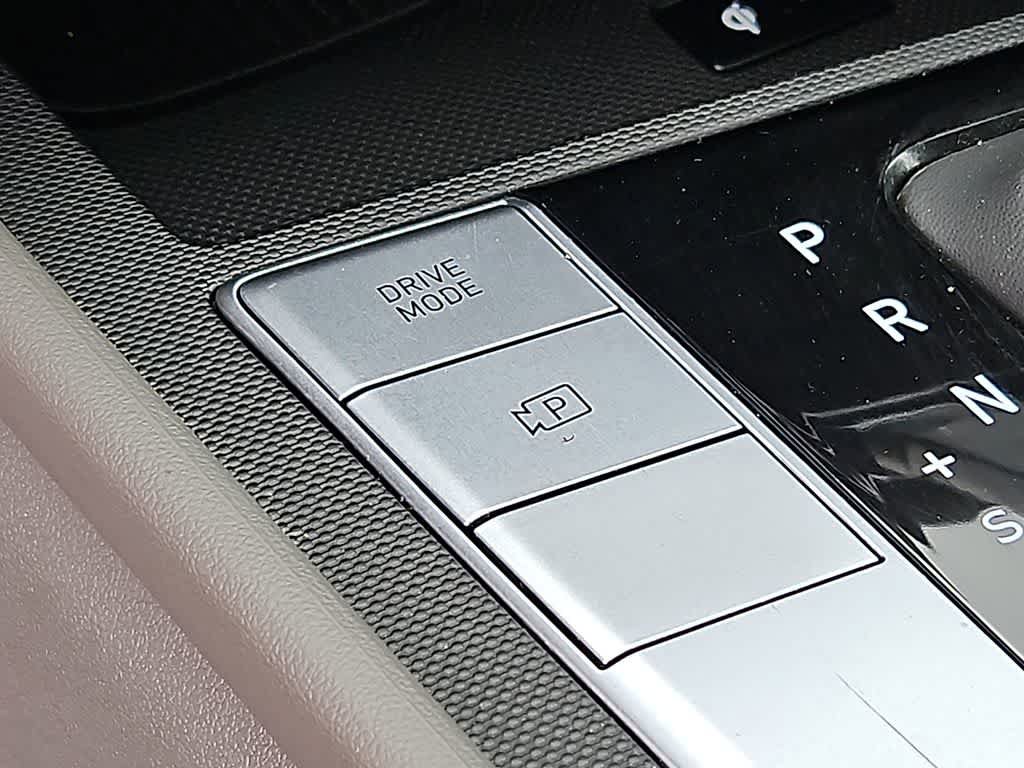 Certified 2025 Hyundai Elantra Sport FWD image 23