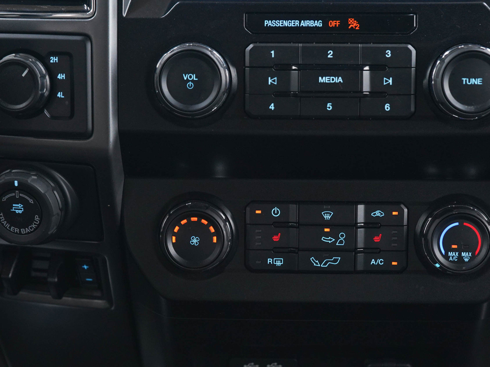 Used 2020 Ford F150 XLT w/ Equipment Group 302A Luxury AWD/4WD image 19