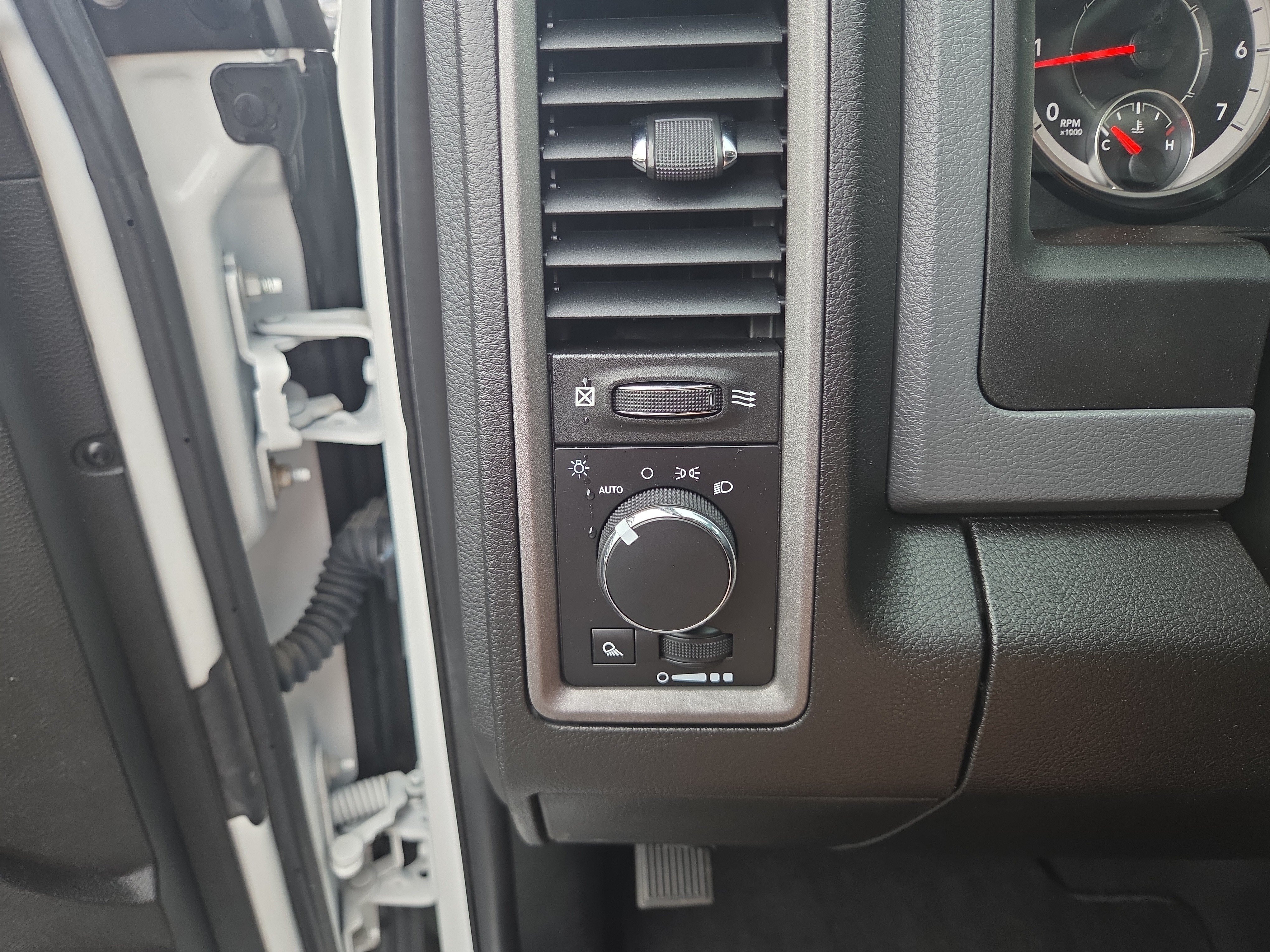 Certified 2019 RAM 1500 Tradesman w/ Popular Equipment Group RWD image 24