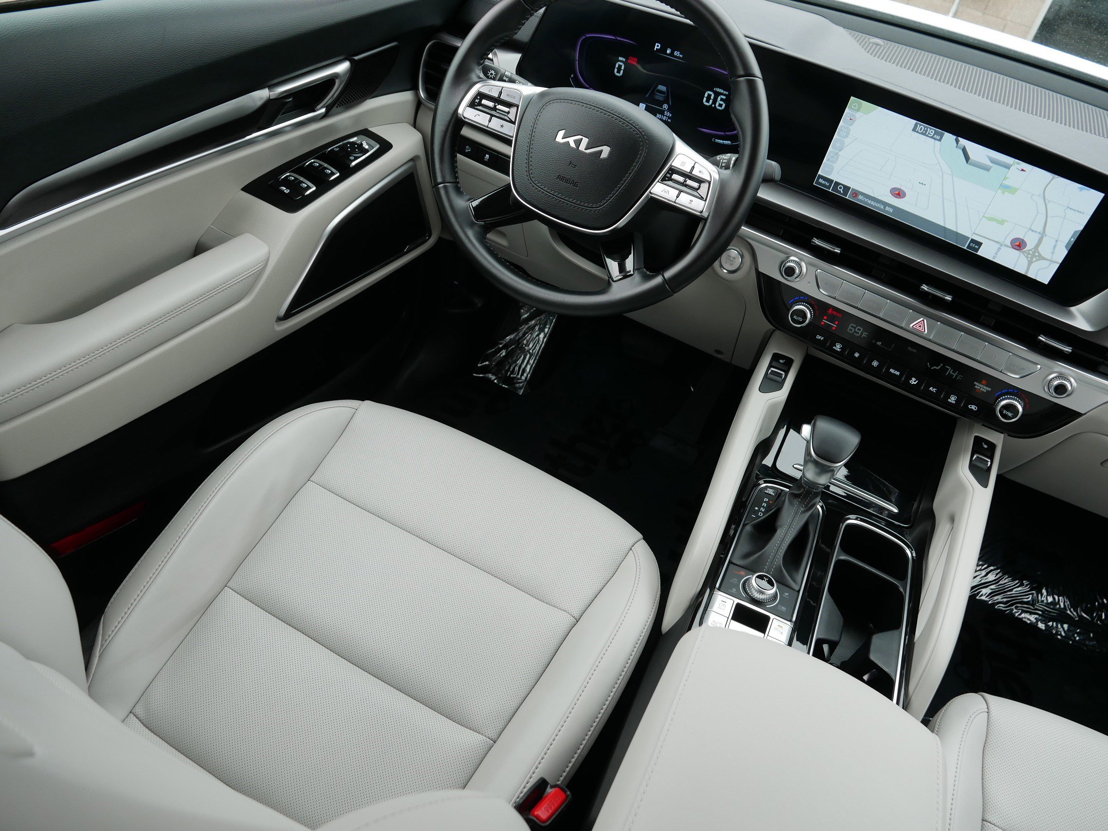 Certified 2024 Kia Telluride S image 9