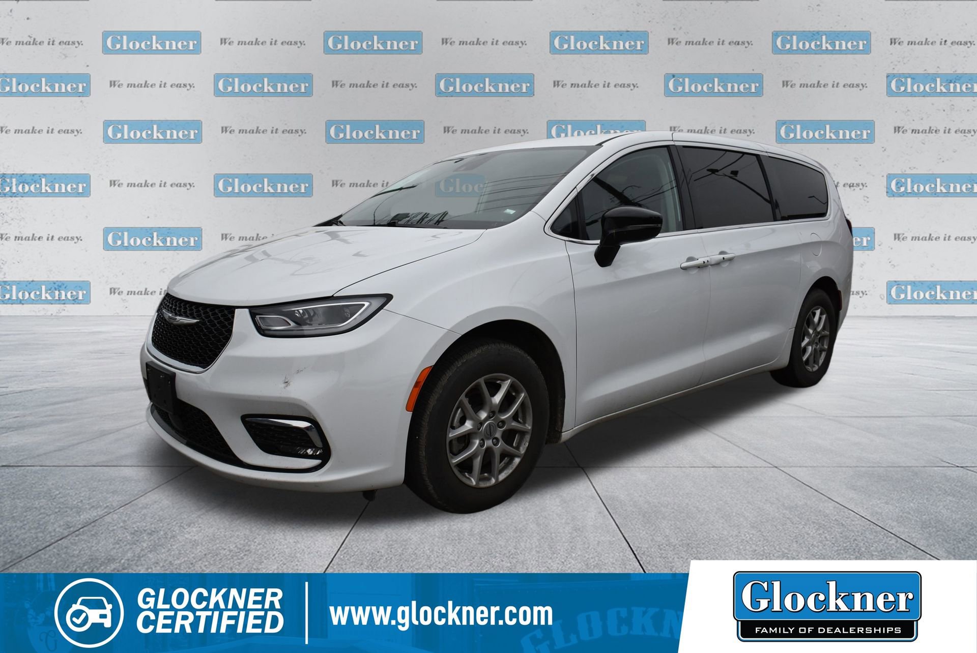 Used 2024 Chrysler Pacifica Touring-L image 1
