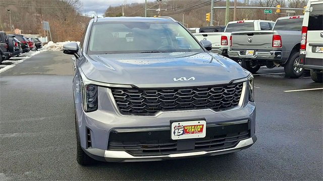 Used 2025 Kia Sorento S image 3