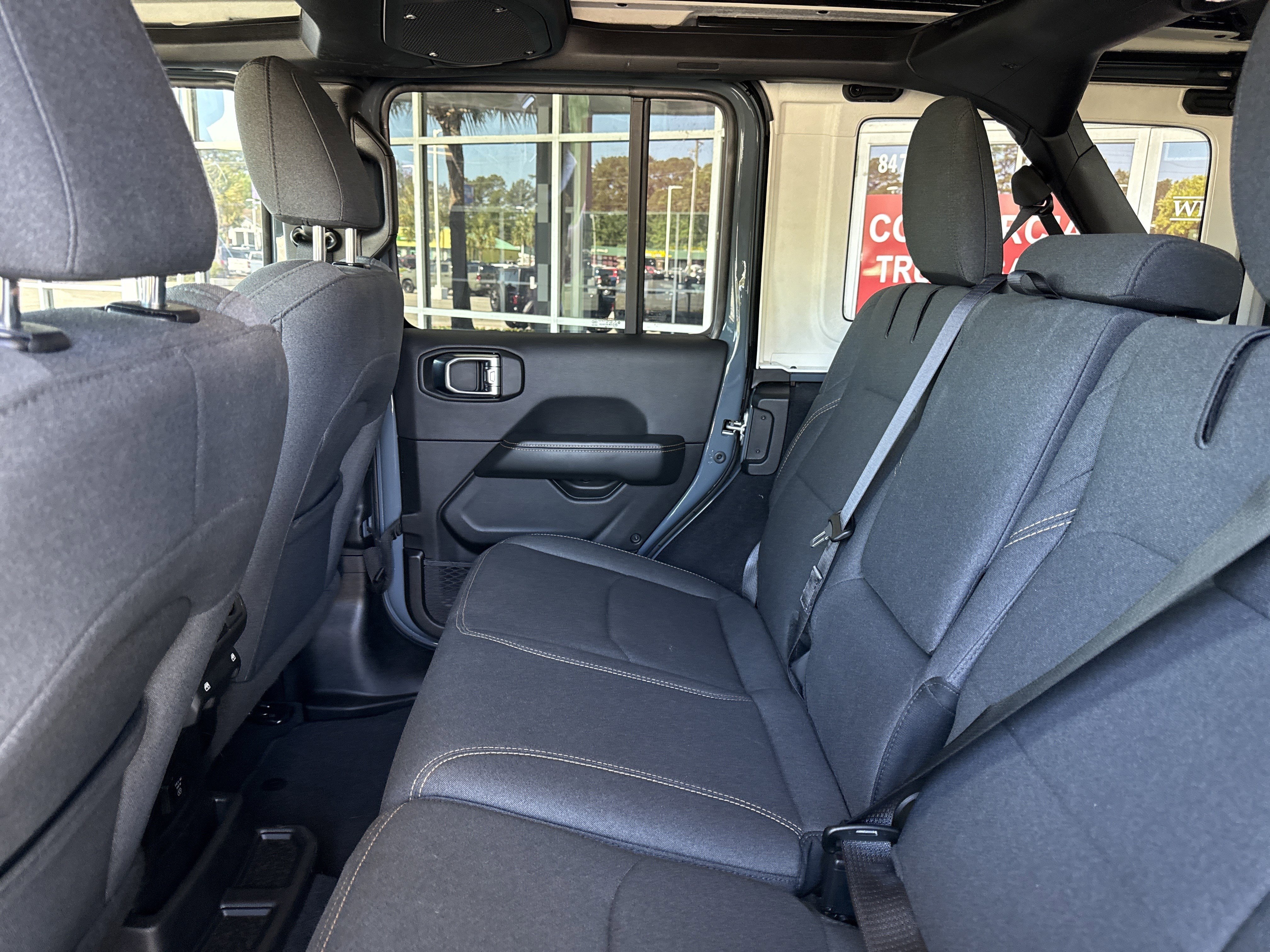 Used 2025 Jeep Wrangler Sahara w/ Safety Group image 29