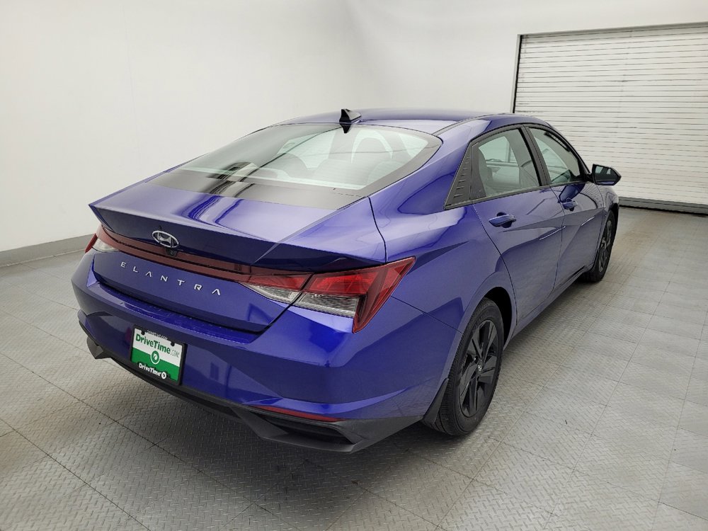 Used 2023 Hyundai Elantra SEL w/ Winter Weather Package image 9