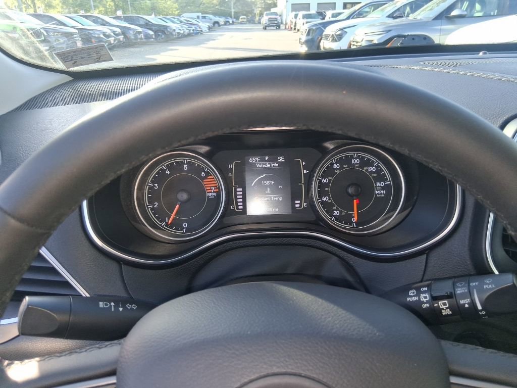 Used 2020 Jeep Cherokee Latitude Plus image 14