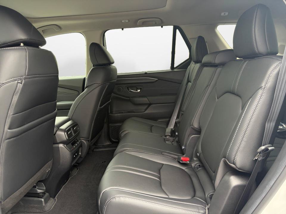 New 2026 Honda Pilot Touring image 13
