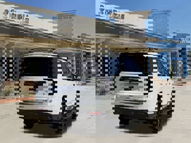 Used 2021 GMC Yukon SLT w/ SLT Premium Package image 6