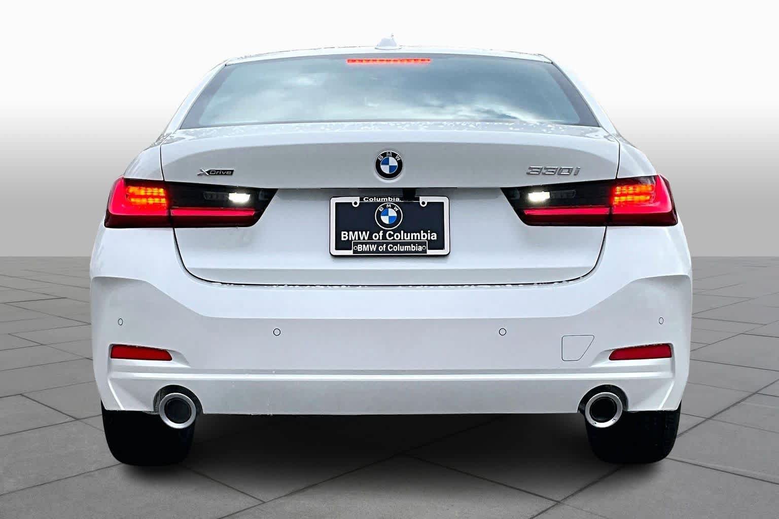 Used 2026 BMW 330i xDrive Sedan w/ Premium Package AWD/4WD image 4