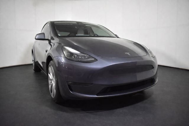 Used 2023 Tesla Model Y Long Range image 3
