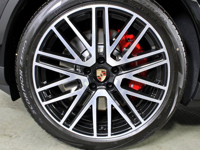 New 2026 Porsche Cayenne S image 12