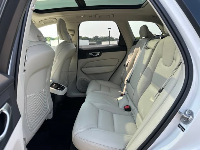 Certified 2025 Volvo XC60 B5 Ultra w/ Protection Package Premier AWD/4WD image 13