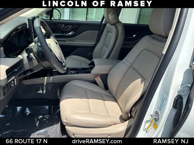 Certified 2023 Lincoln Corsair AWD image 12