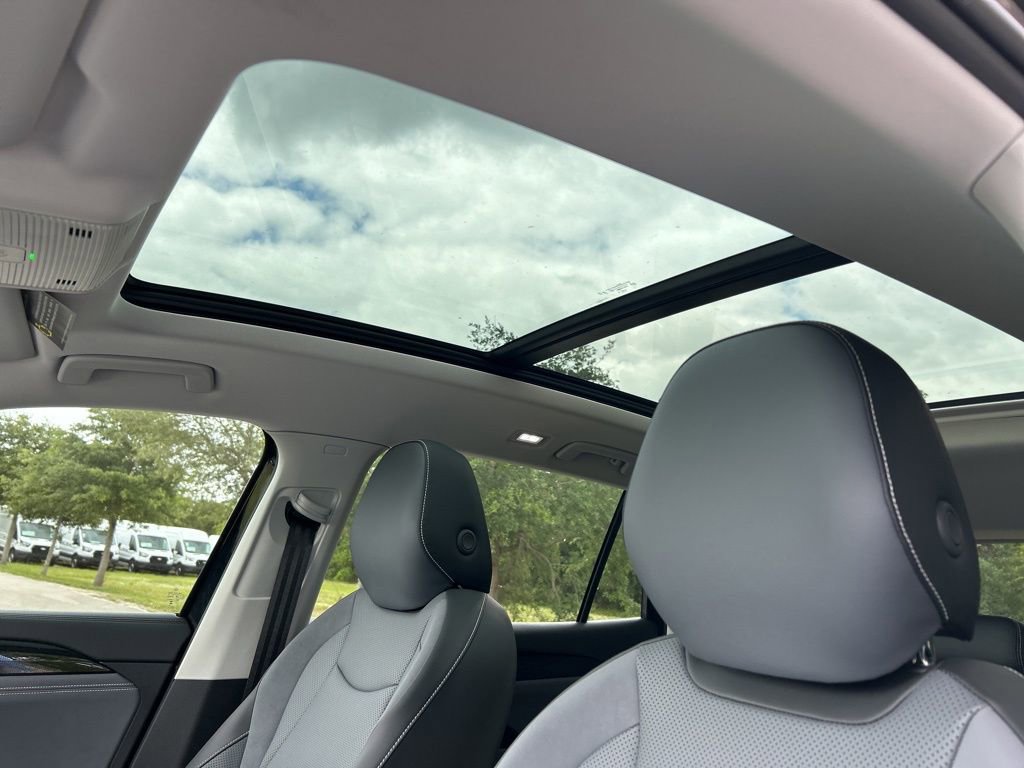 New 2026 Volkswagen Tiguan SE FWD image 22