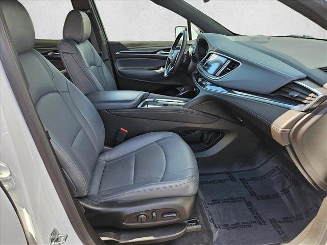 Used 2024 Buick Enclave Essence image 25