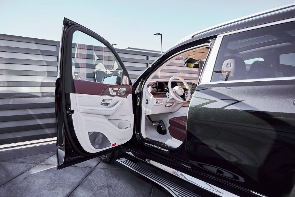 Used 2026 Mercedes-Benz Maybach GLS 600 4MATIC image 30