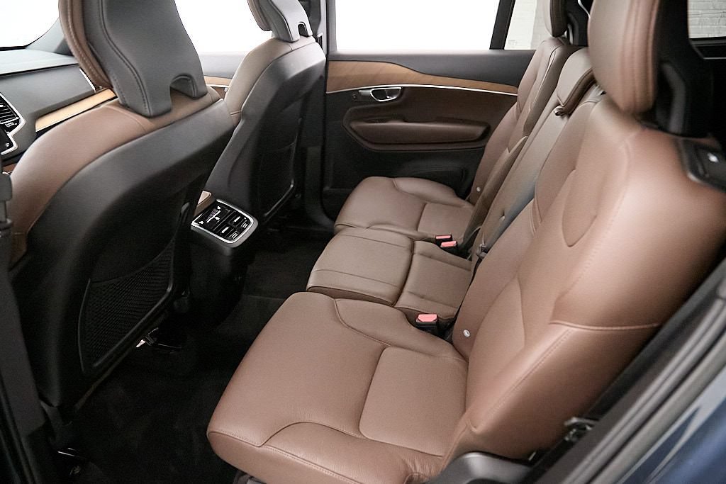 Certified 2023 Volvo XC90 B6 Plus w/ Protection Package Premier AWD/4WD image 17