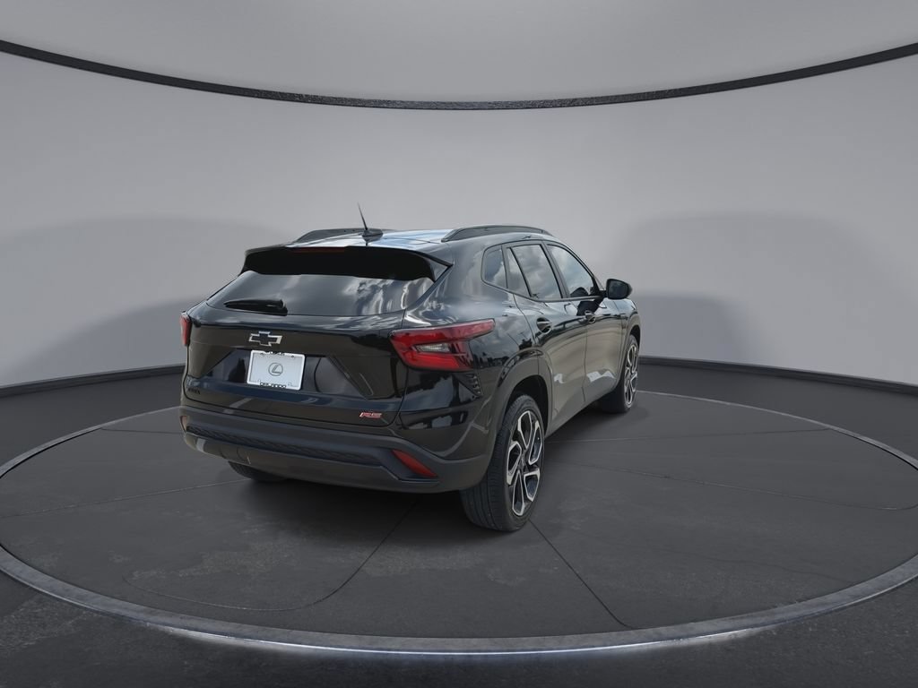 Used 2025 Chevrolet Trax RS w/ Driver Confidence Package FWD image 8