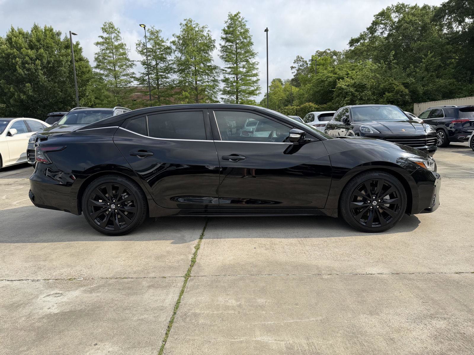 Used 2022 Nissan Maxima SR w/ Sport Mat Group FWD image 25