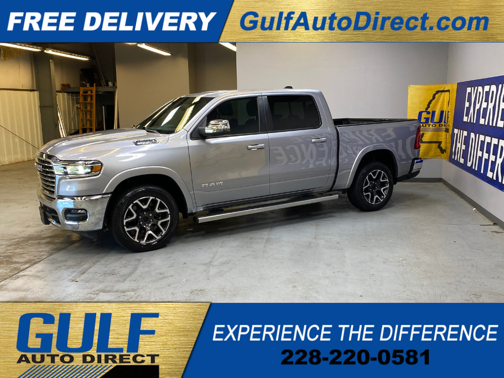 Used 2025 RAM 1500 Laramie AWD/4WD image 5