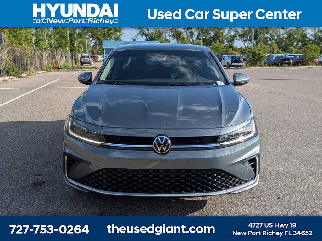 Used 2025 Volkswagen Jetta SE image 8