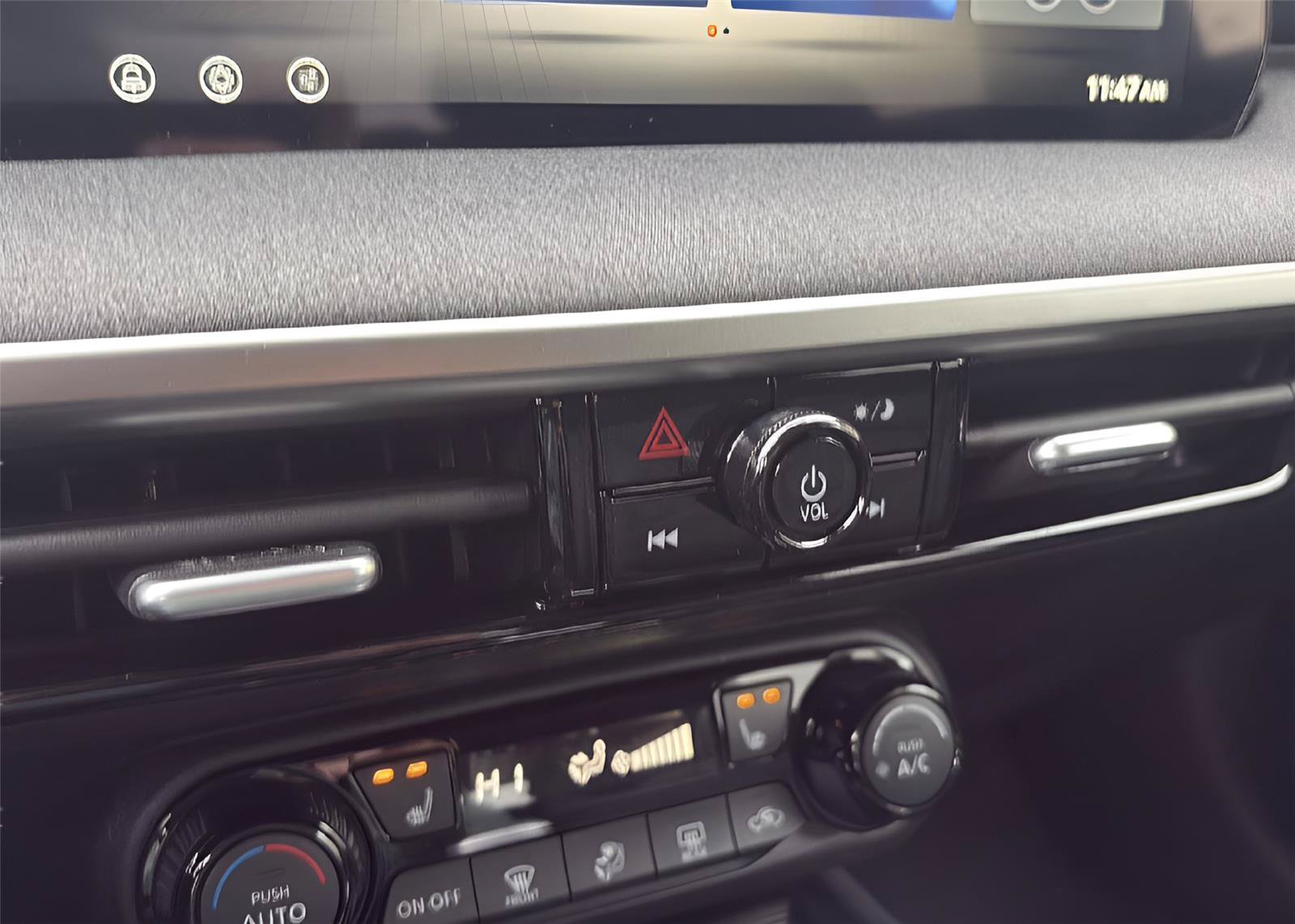 New 2026 Nissan Kicks SV w/ Cold Weather Package FWD image 19